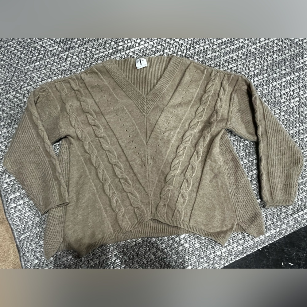 Rain + Rose | Cable Knit Sweater